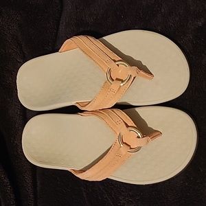 Vionic Women's Sandals Flip Flops